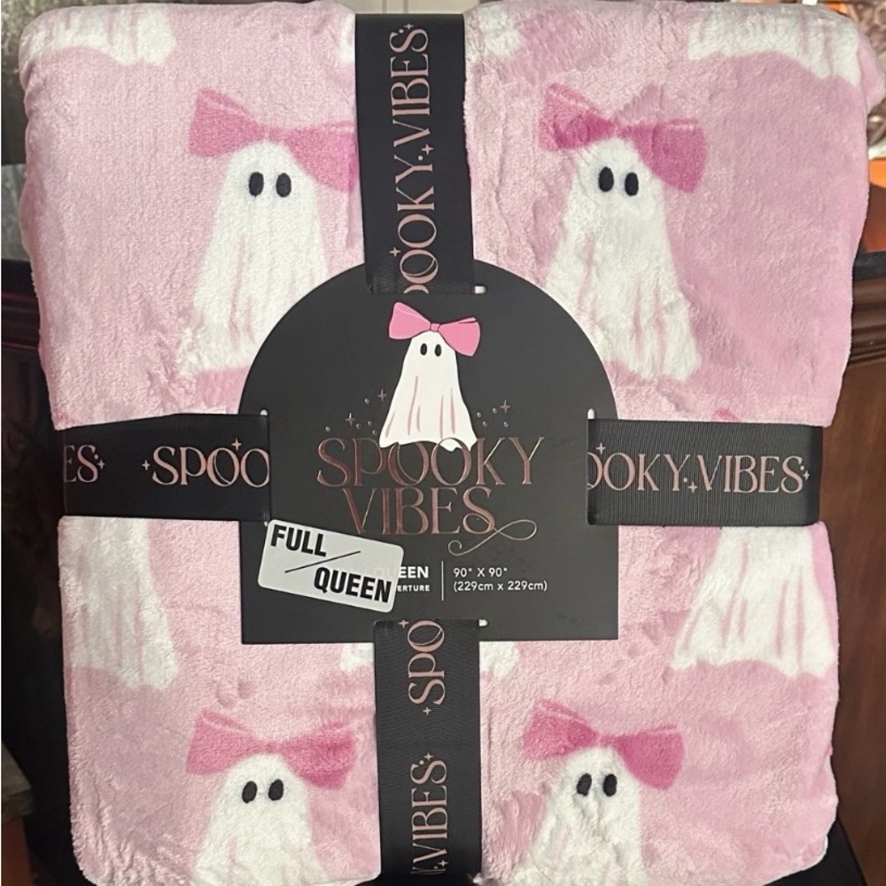 Viral Queen/Full Pink 👻Ghost 🎀 Bow 🎀Blanket Throw NWT coquette core Halloween 🎃